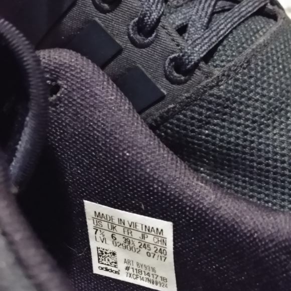 Adidas NMD R2 Women's 7.5 - Picture 5 of 7